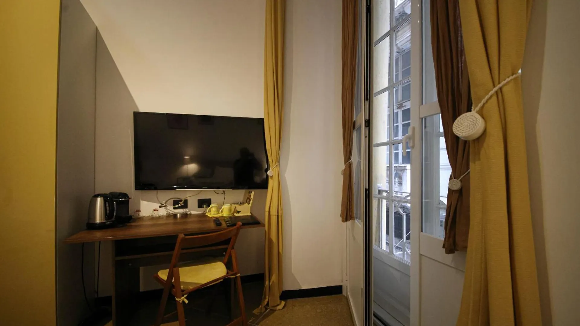 Nik Rooms Genua