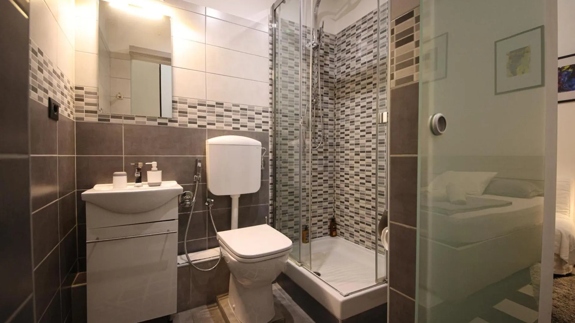 Nik Rooms Genova 0*,
