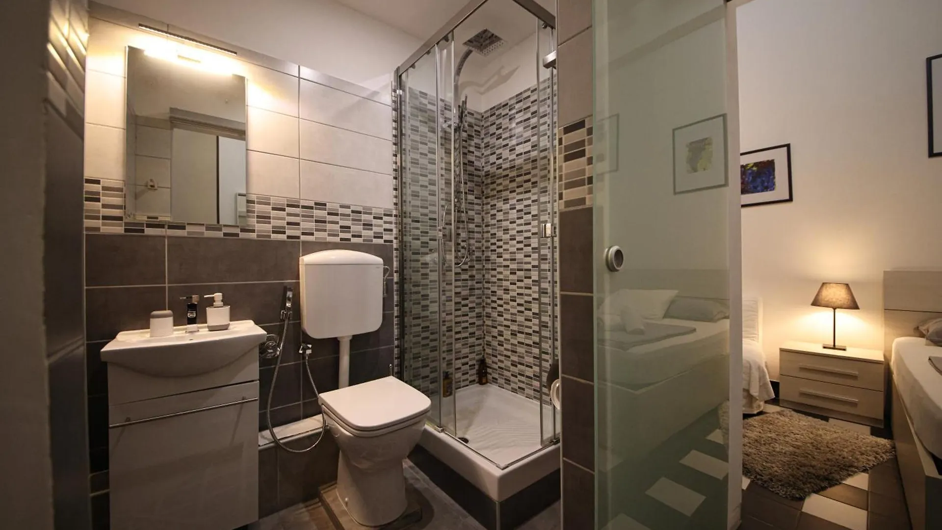Nik Rooms Genova Italia