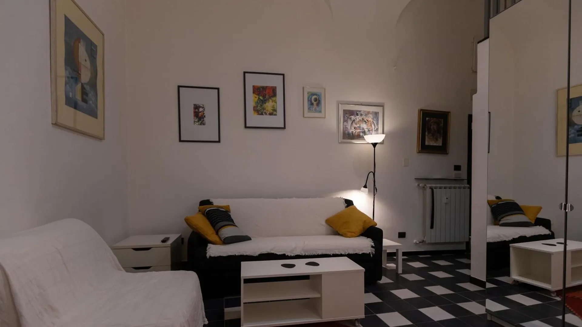 Nik Rooms Genova Italia